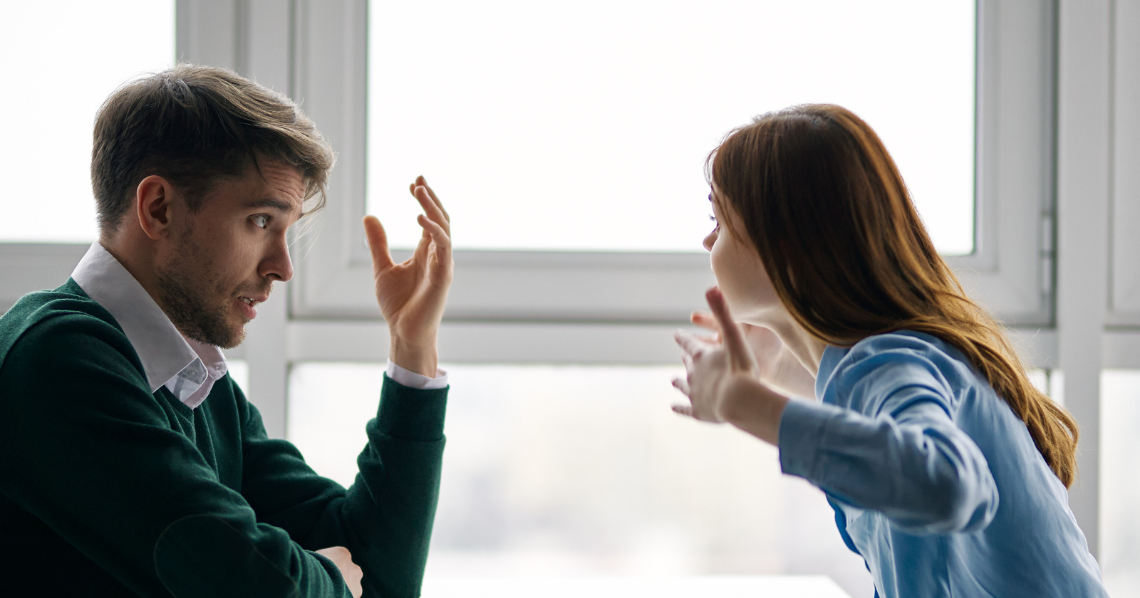 8 ways a toxic person chips away at your confidence while calling it “love”