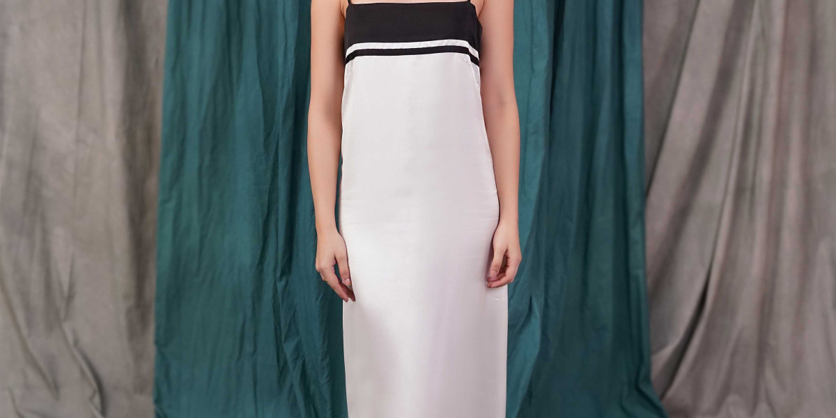 Western Dresses for Girls in Pakistan