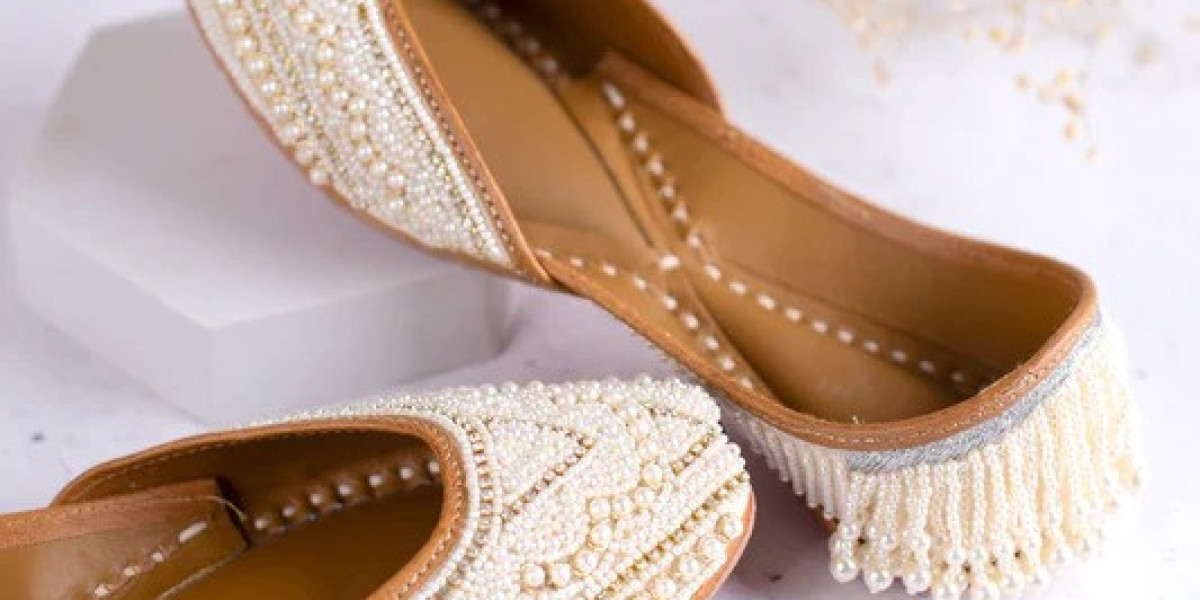 Wear Handcrafted Juttis by Gulbhahar with Sarees and Glittering Jewellery