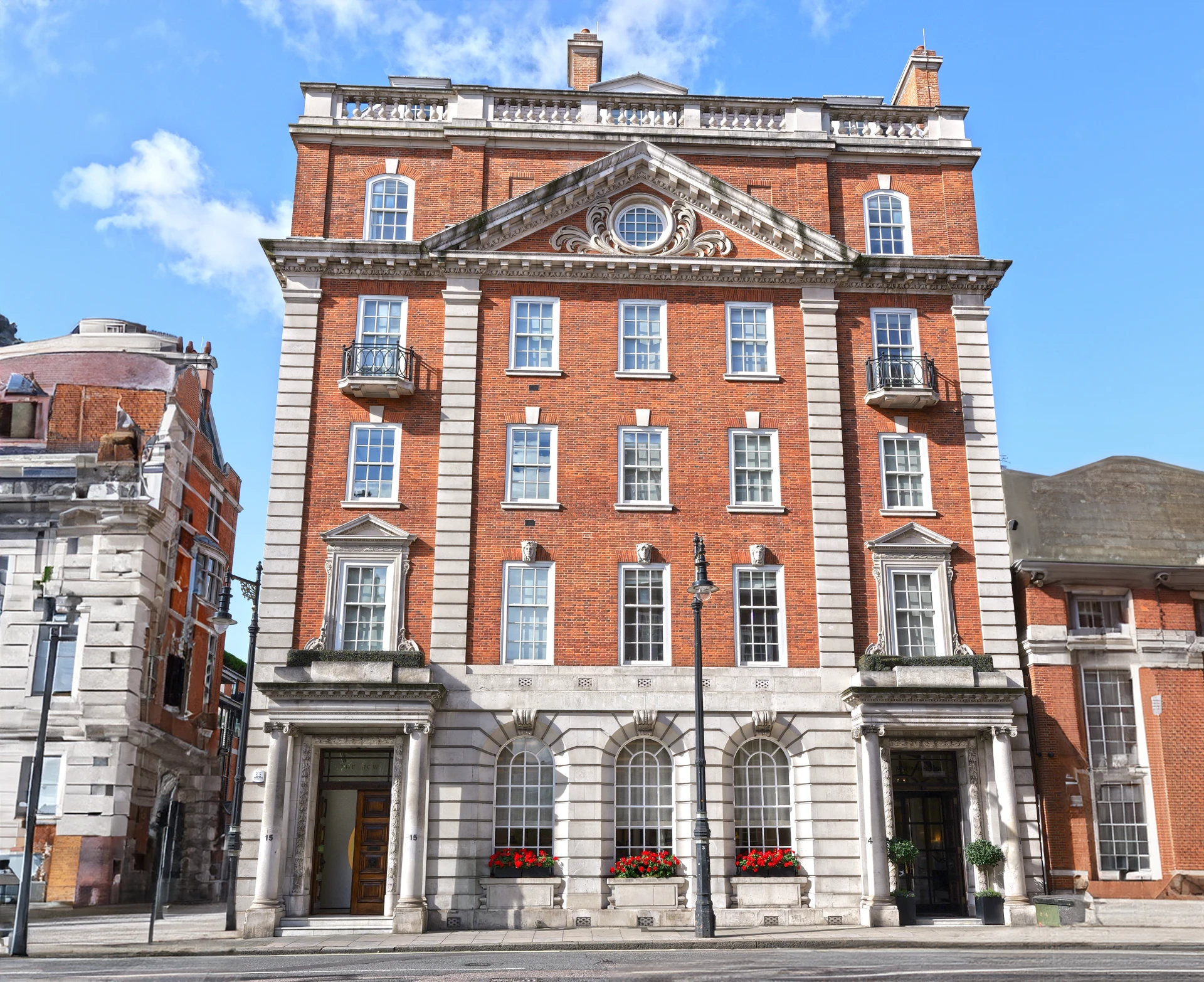 Commercial Finance Broker: Expert Help for UK Businesses  -  TheOmniBuzz