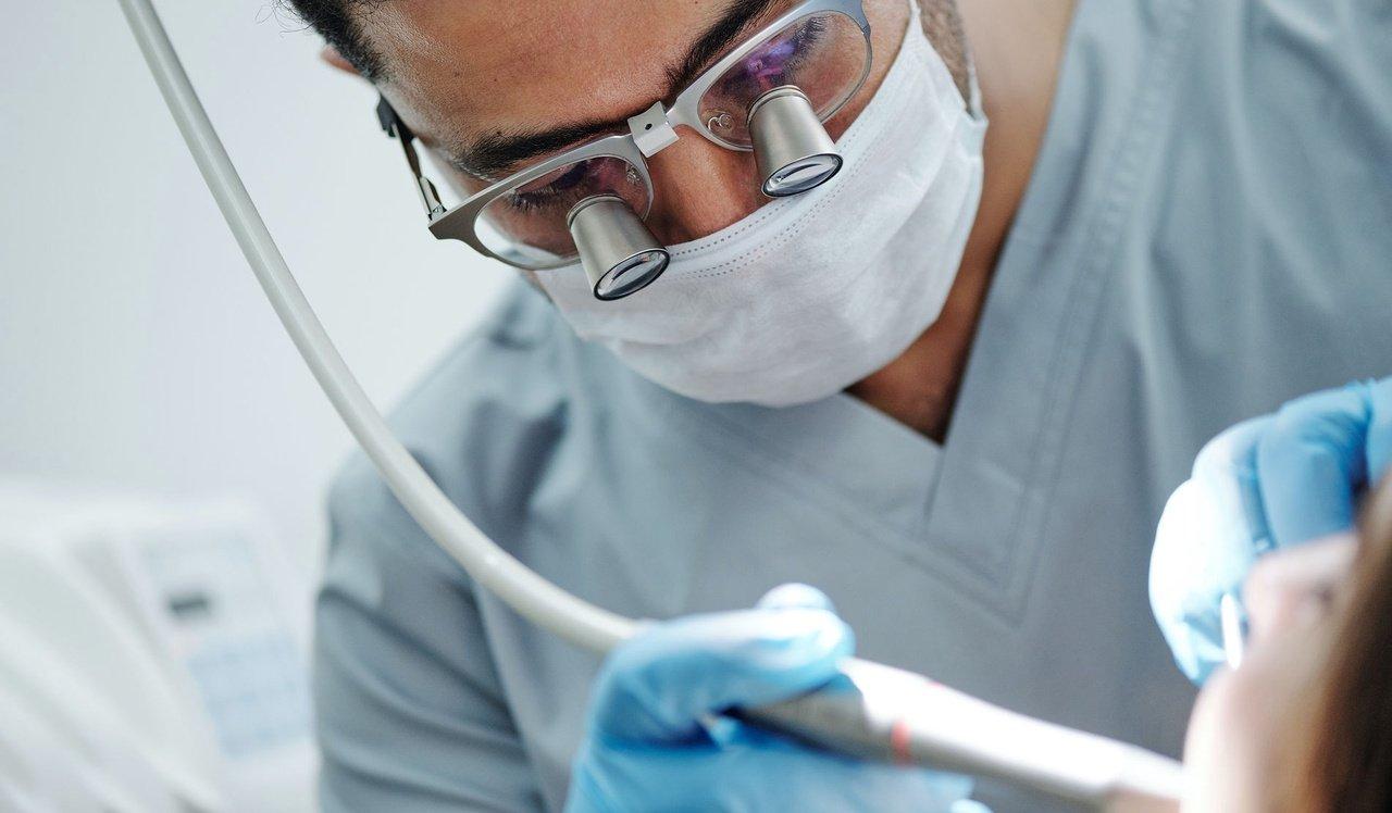 How to choose the best dentist Tuggeranong for teeth whitening like a pro? | Articles | Greenway Dental | Gan Jing World - Technology for Humanity | Video & Movie Streaming